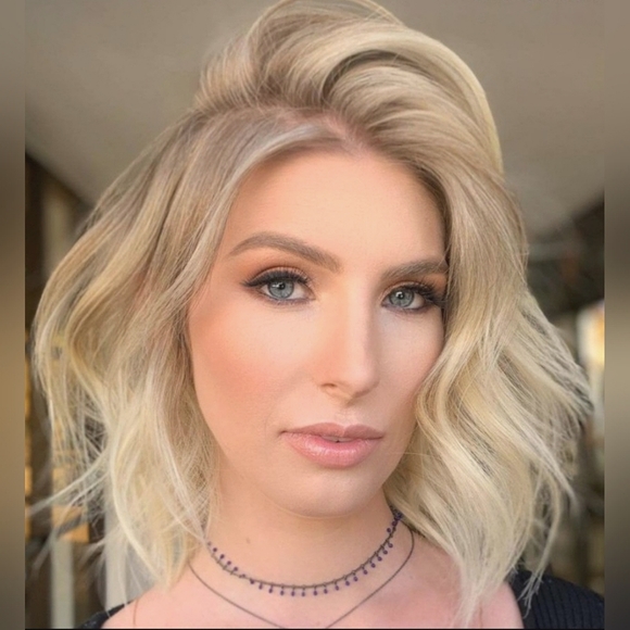 Salon in a Bottle Root Touch Up Spray (50+ Applications) Blonde  *Discontinued* - Picture 2 of 4